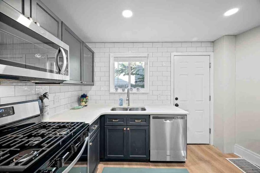 Hip And Bright Lawerenceville 2 Bed Easy Parking Pittsburgh Exterior photo